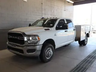 Ram 3500 2023 4x4 Tradesman 4dr Cabina Crew 172.4 in. WB DRW Chasis