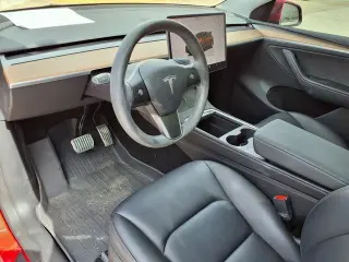 Tesla Model Y 2024 AWD Long Range 4dr Crossover
