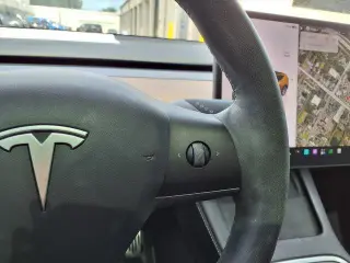 Tesla Model Y 2024 AWD Long Range 4dr Crossover