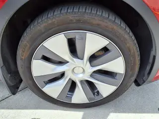 Tesla Model Y 2024 AWD Long Range 4dr Crossover
