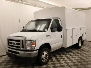 Ford E-Series 2024 E-350 SD 2 puertas 3513 mm WB DRW Chasis troquelado