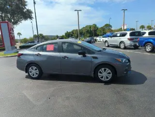 Nissan Versa 2020 S 4dr Sedan 5M