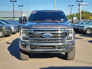 Ford F-350 Super Duty 2022 4x4 Lariat 4p Puerta de Tripulacion 6.8 ft. Cabina Doble Standard Ruedas Simples Camioneta