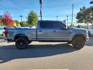Ford F-350 Super Duty 2022 4x4 Lariat 4p Puerta de Tripulacion 6.8 ft. Cabina Doble Standard Ruedas Simples Camioneta