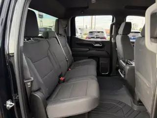 Chevrolet Silverado 1500 2023 4x4 RST 4puerta Crew Cab 5.8 ft. SB