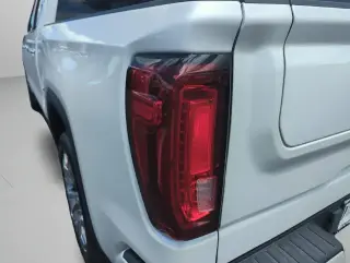 GMC Sierra 1500 2023 4x4 Denali 4p Cab Crew 5.8 ft. CB