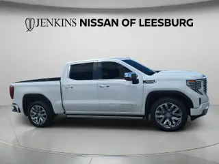 GMC Sierra 1500 2023 4x4 Denali 4p Cab Crew 5.8 ft. CB
