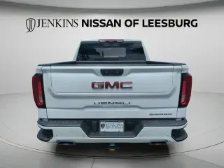 GMC Sierra 1500 2023 4x4 Denali 4p Cab Crew 5.8 ft. CB