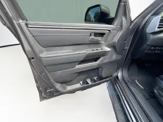 Toyota Tundra 2023 4x2 Platinum HV 4dr CrewMax Cab Pickup SB