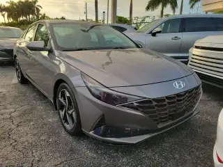 Hyundai ELANTRA 2022 Limited Sedán 4 puertas