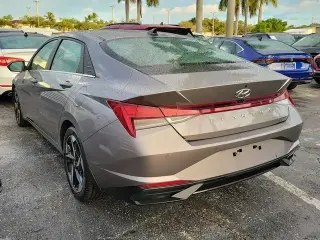 Hyundai ELANTRA 2022 Limited Sedán 4 puertas