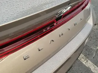 Hyundai ELANTRA 2022 Limited Sedán 4 puertas