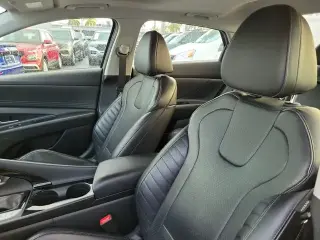 Hyundai ELANTRA 2022 Limited Sedán 4 puertas