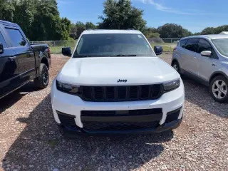Jeep Grand Cherokee L 2023 4x2 Laredo 4p SUV