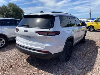 Jeep Grand Cherokee L 2023 4x2 Laredo 4p SUV