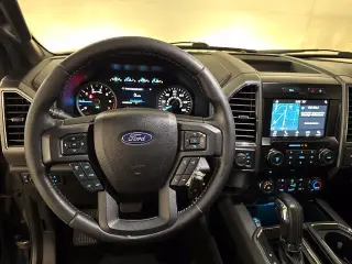 Ford F-150 2017 4x4 XLT 4dr SuperCrew 5.5 ft. SB