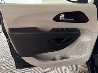 Chrysler Pacifica 2018 Limited 4dr Mini-Van