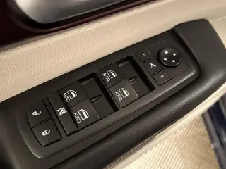 Chrysler Pacifica 2018 Limited 4dr Mini-Van