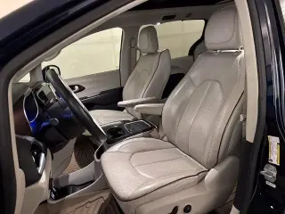 Chrysler Pacifica 2018 Limited 4dr Mini-Van