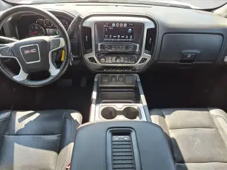 GMC Sierra 1500 2018 4x4 SLT 4dr Cabina de Tripulacion 5.8 ft. CB