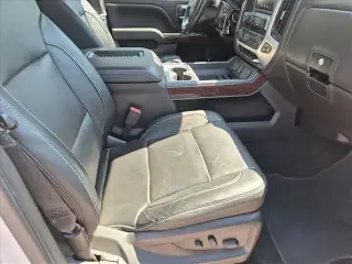 GMC Sierra 1500 2018 4x4 SLT 4dr Cabina de Tripulacion 5.8 ft. CB