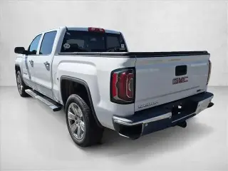 GMC Sierra 1500 2018 4x4 SLT 4dr Cabina de Tripulacion 5.8 ft. CB