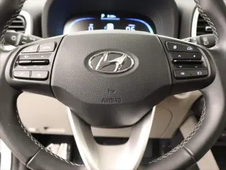 Hyundai VENUE 2026 SEL 4dr Crossover con techo de dos tonos