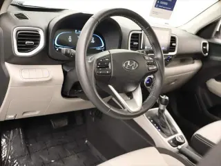 Hyundai VENUE 2026 SEL 4dr Crossover con techo de dos tonos