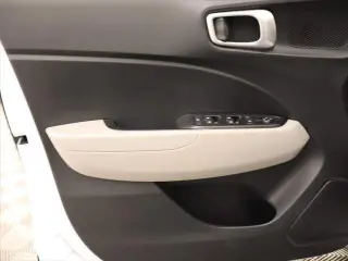 Hyundai VENUE 2026 SEL 4dr Crossover con techo de dos tonos