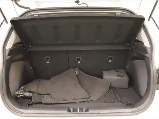 Hyundai VENUE 2026 SEL 4dr Crossover con techo de dos tonos