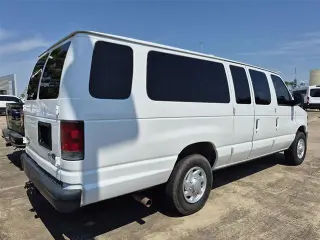 Ford E-Series 2009 E-350 SD XL 3dr Extended Passenger Van 
Ford E-Serie 2009 E-350 SD XL 3dr Furgoneta de pasajeros extendida