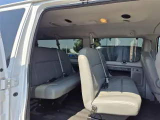 Ford E-Series 2009 E-350 SD XL 3dr Extended Passenger Van 
Ford E-Serie 2009 E-350 SD XL 3dr Furgoneta de pasajeros extendida