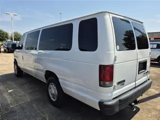 Ford E-Series 2009 E-350 SD XL 3dr Extended Passenger Van 
Ford E-Serie 2009 E-350 SD XL 3dr Furgoneta de pasajeros extendida