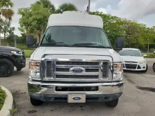 Ford E-Series 2012 E-350 SD 2dr 138 in. WB DRW Chasis Corta, Cabina Extendida