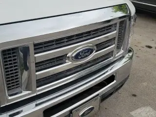 Ford E-Series 2012 E-350 SD 2dr 138 in. WB DRW Chasis Corta, Cabina Extendida