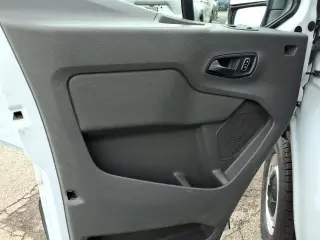 Ford Transit 2024 250 3dr LWB Tech Roof Carrocería Media Van