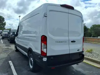 Ford Transit 2024 250 3dr LWB Tech Roof Carrocería Media Van