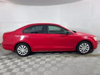 Volkswagen Jetta 2013 Base 4dr Sedan 6A