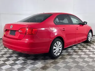 Volkswagen Jetta 2013 Base 4dr Sedan 6A