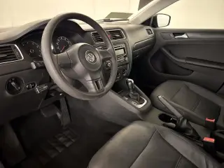 Volkswagen Jetta 2013 Base 4dr Sedan 6A