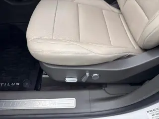 Lincoln Nautilus Híbrido 2024 AWD Premiere 4p SUV