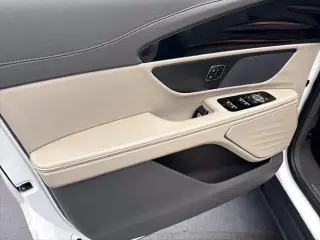 Lincoln Nautilus Híbrido 2024 AWD Premiere 4p SUV