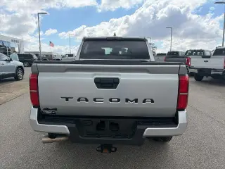 Toyota Tacoma 2024 4x4 TRD Sport Double Cab 4 puertas 5.0 pies SB 6M