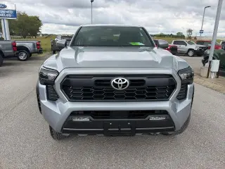 Toyota Tacoma 2024 4x4 TRD Sport Double Cab 4 puertas 5.0 pies SB 6M