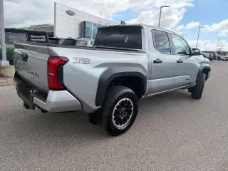 Toyota Tacoma 2024 4x4 TRD Sport Double Cab 4 puertas 5.0 pies SB 6M