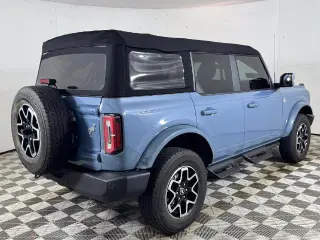 Ford Bronco 2023 4x4 Base Advanced 4dr SUV