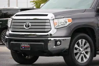 Toyota Tundra 2017 4x4 Limited 4dr CrewMax Cab Pickup SB (5.7L V8 FFV)