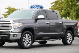 Toyota Tundra 2017 4x4 Limited 4dr CrewMax Cab Pickup SB (5.7L V8 FFV)