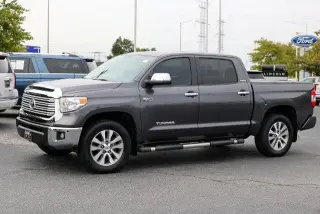 Toyota Tundra 2017 4x4 Limited 4dr CrewMax Cab Pickup SB (5.7L V8 FFV)