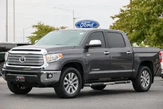 Toyota Tundra 2017 4x4 Limited 4dr CrewMax Cab Pickup SB (5.7L V8 FFV)